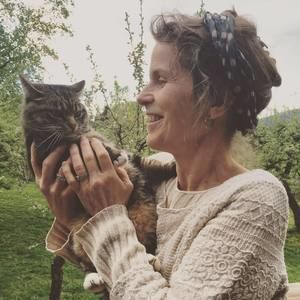 Meet your Posher, Miriam